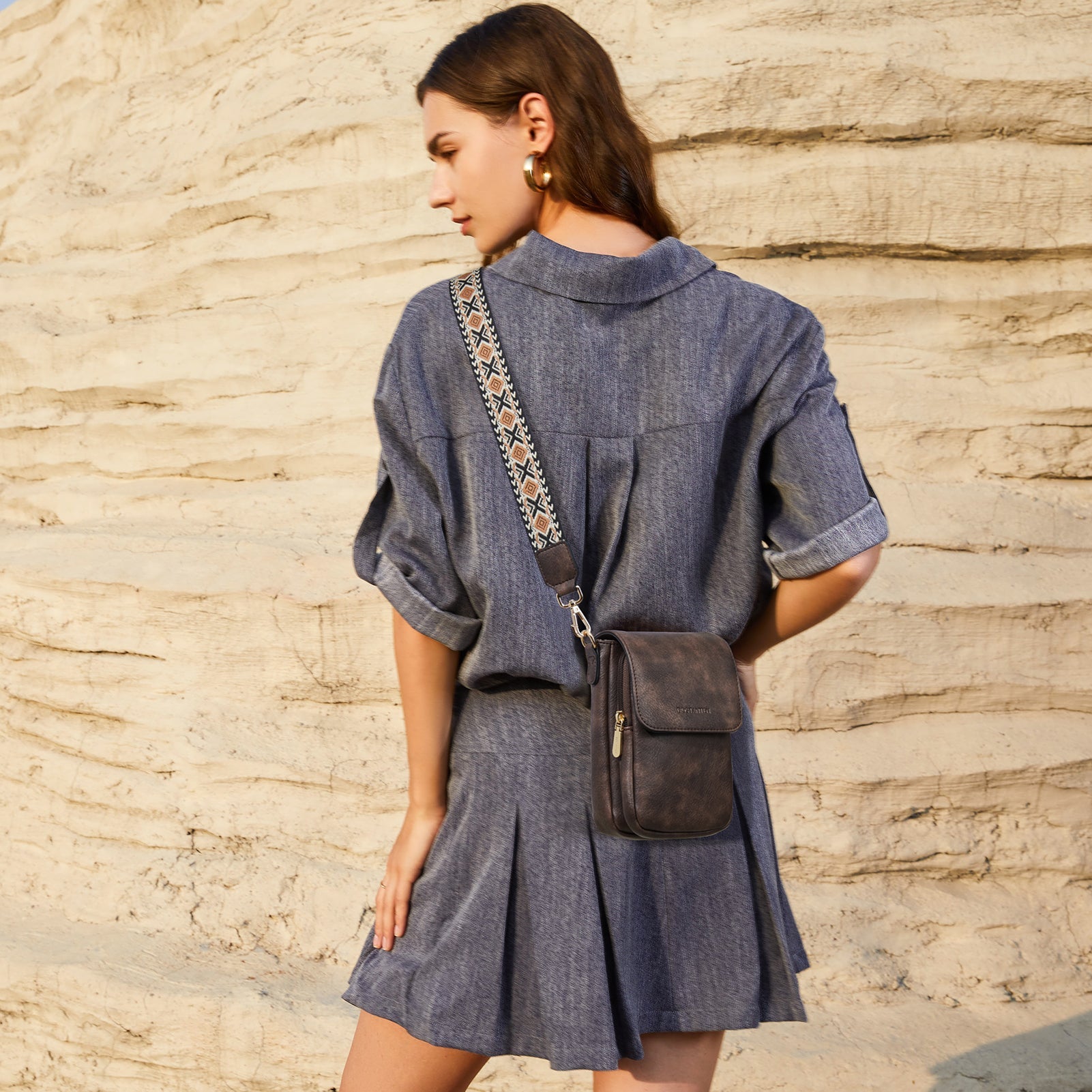Phone Crossbody Bag – Diamond Pattern Strap