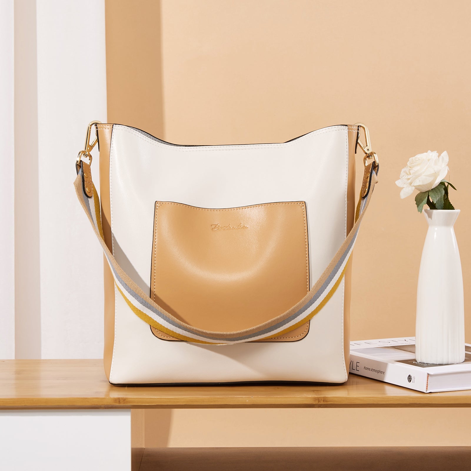 Lotty Luxurious Women's Leather Hobo Handbag - Handcrafted with Attention to Detail
