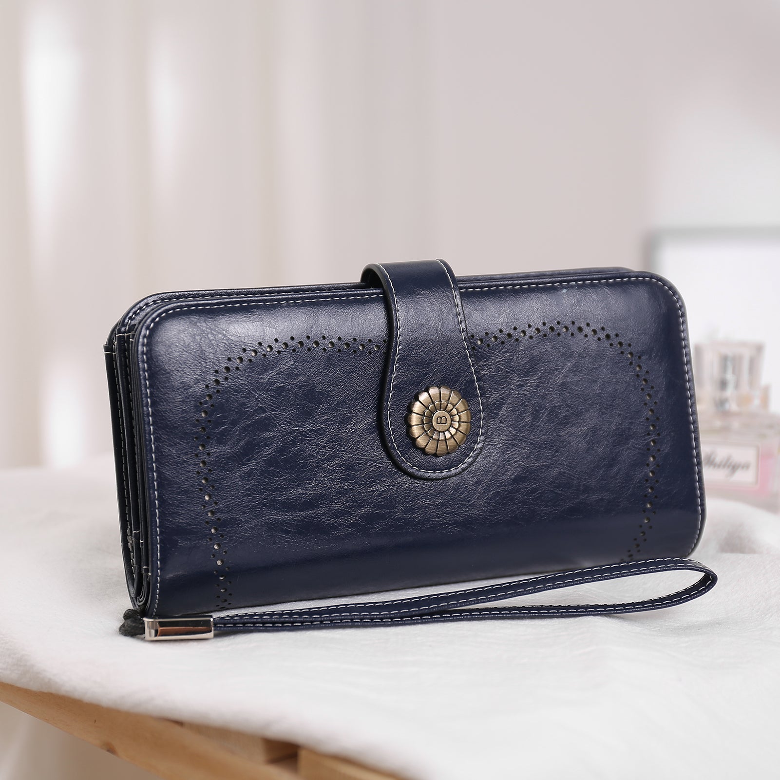 Lomy Big Wallet For Women With Wristlet — Large Capacity