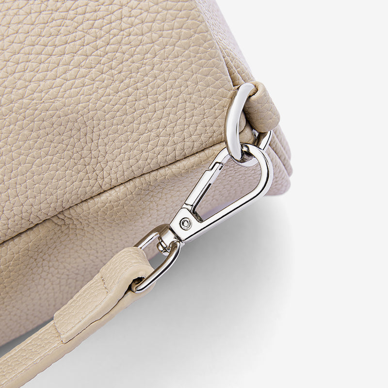 [Emblem bag] BOSTANTEN Fashion For Women's Unique Design Crossbody Bag Sling Bag