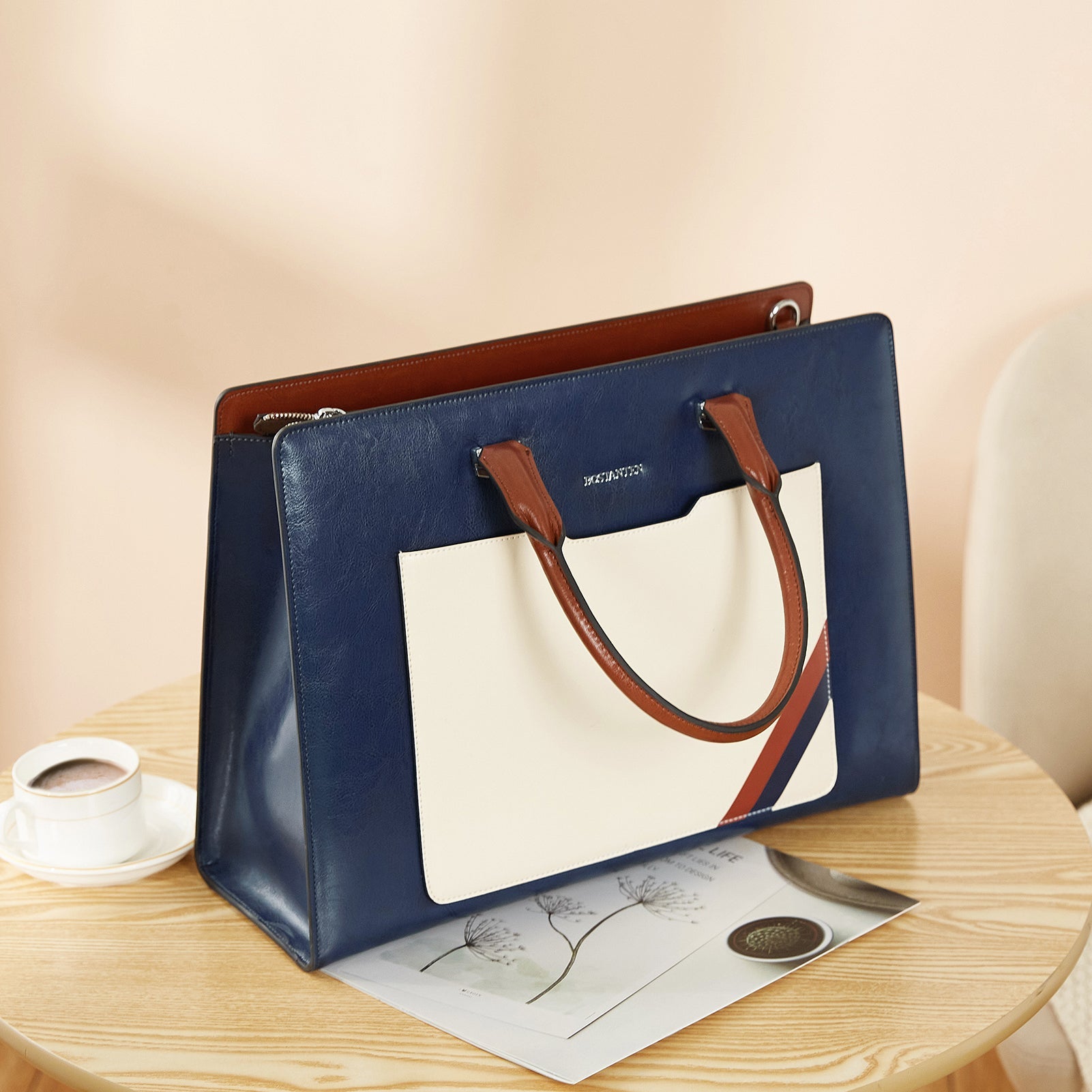 Mizuki Leather Messenger Bag - Professional Handicraft